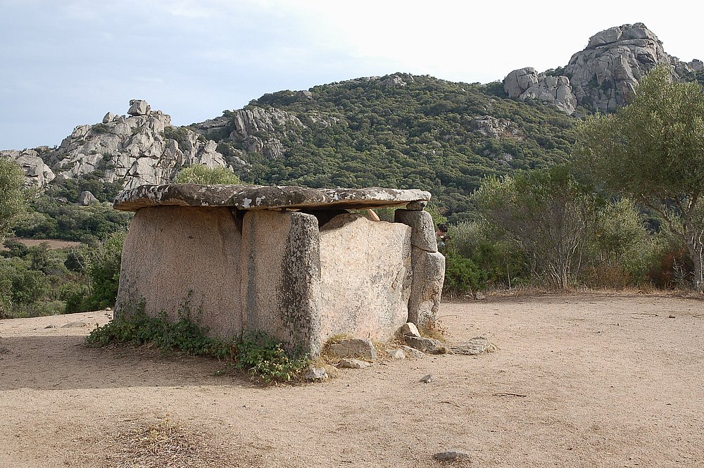 Sartenais, Dolmen de Fontanaccia 2.JPG
